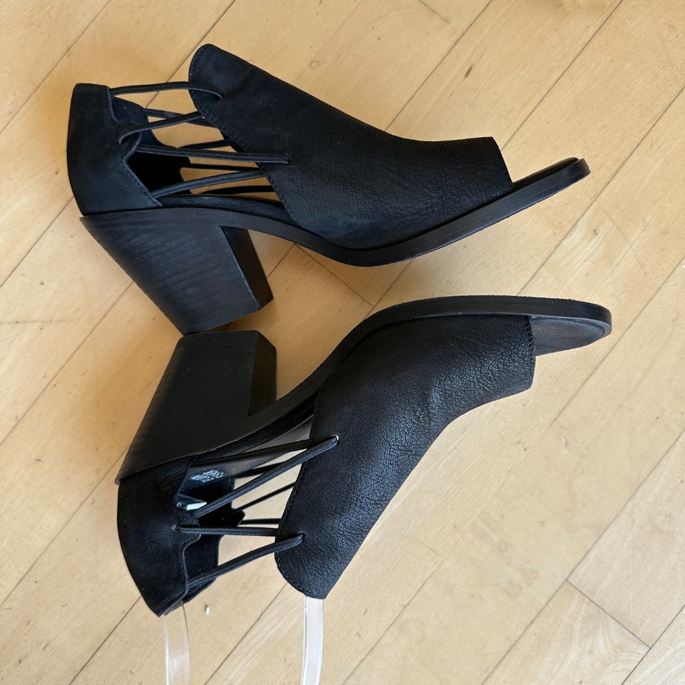 Eileen Fisher Alfie Black suede sandals,7.5 . CB2369 - Picture 5 of 7